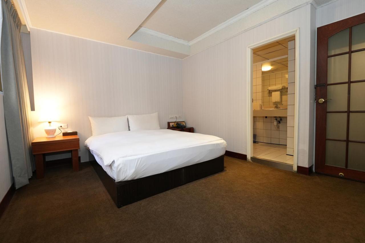 Meworld Hotel - Sanchong Taipei Eksteriør bilde