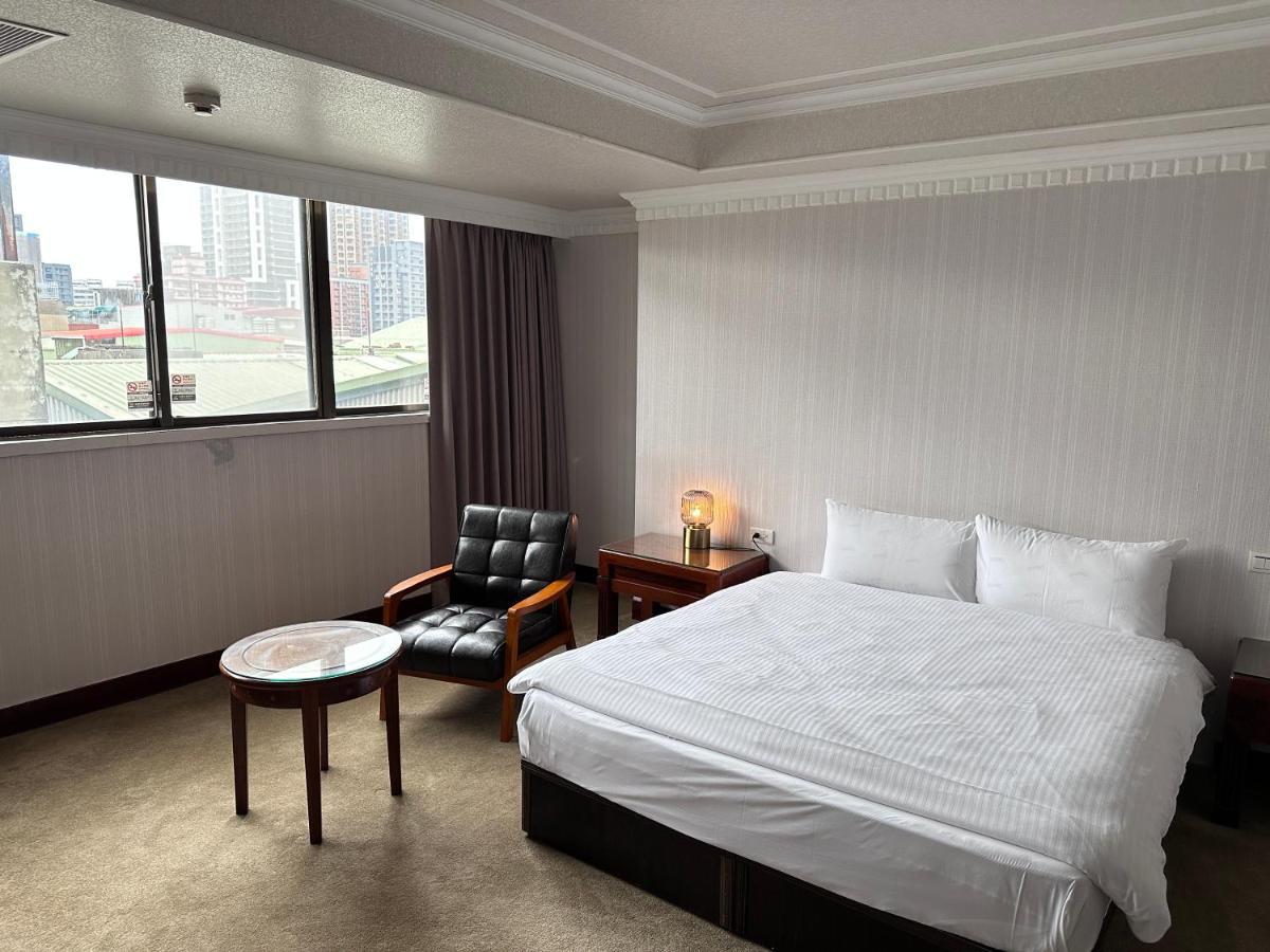 Meworld Hotel - Sanchong Taipei Eksteriør bilde